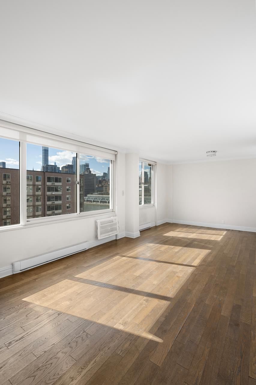 Real estate property located at 575 MAIN #1101, New York, Roosevelt Island, New York City, NY