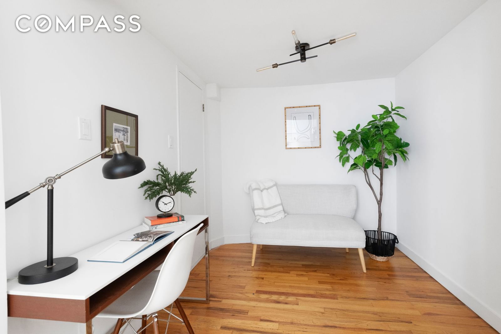 Real estate property located at 689 Fort Washington #2M, New York, Hudson Heights, New York City, NY