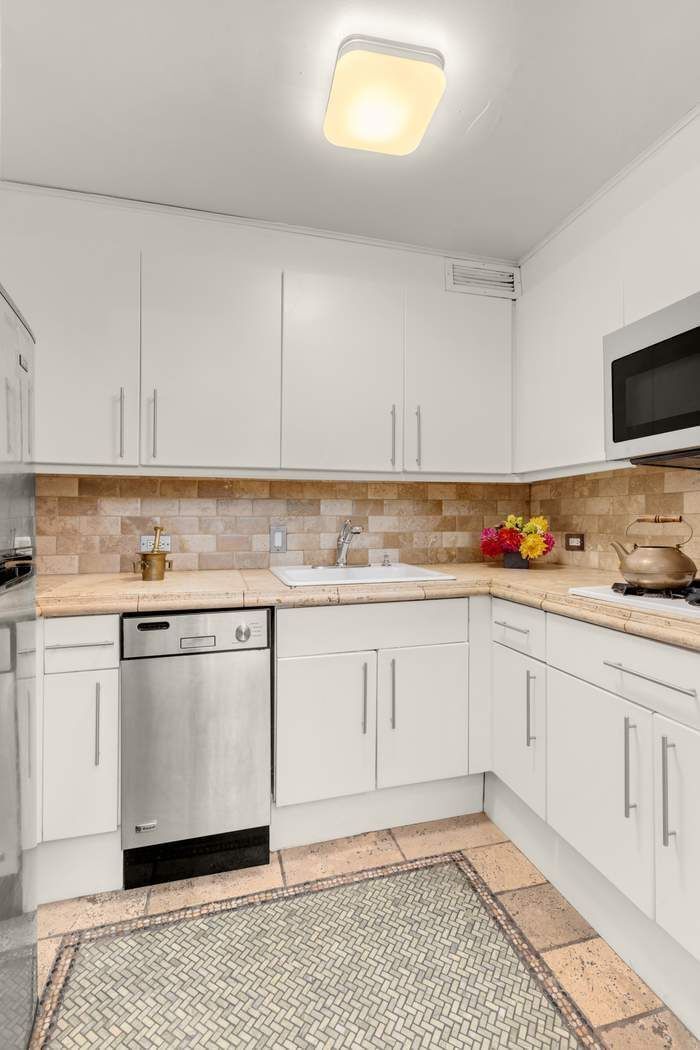 Real estate property located at 188 70th #18B, New York, Lenox Hill, New York City, NY