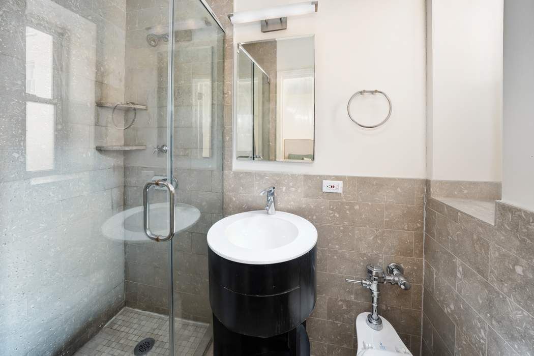 Real estate property located at 520 90th #3A, New York, Yorkville, New York City, NY