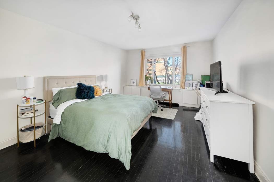Real estate property located at 520 90th #3A, New York, Yorkville, New York City, NY