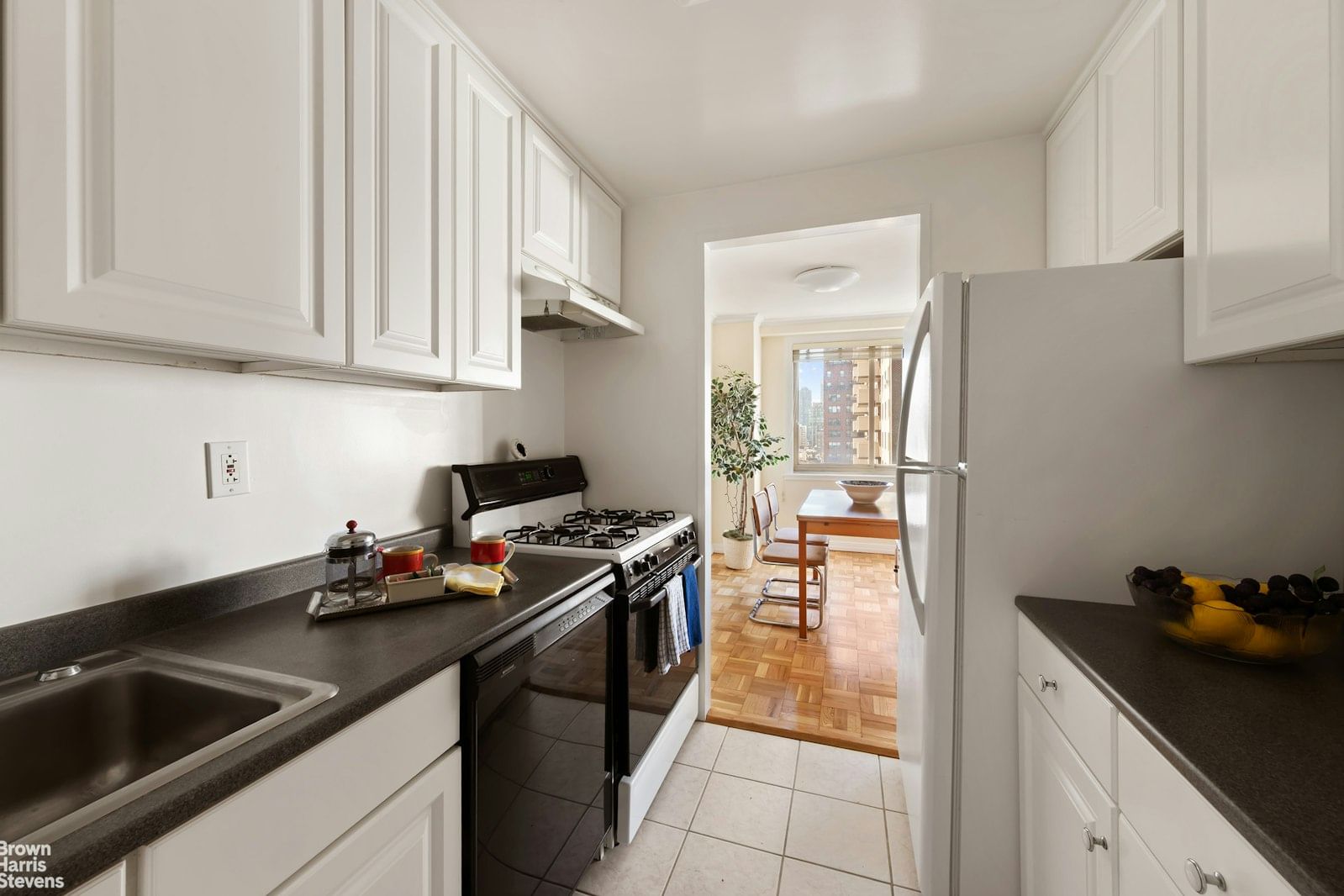 Real estate property located at 401 86TH #15E, New York, Yorkville, New York City, NY