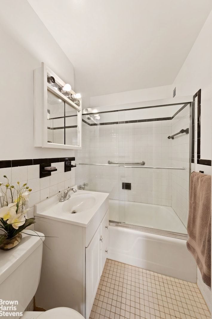 Real estate property located at 401 86TH #15E, New York, Yorkville, New York City, NY