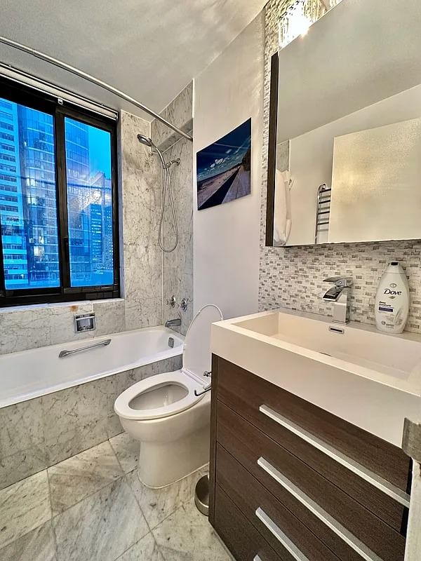 Real estate property located at 200 RECTOR #14L, New York, Battery Park City, New York City, NY