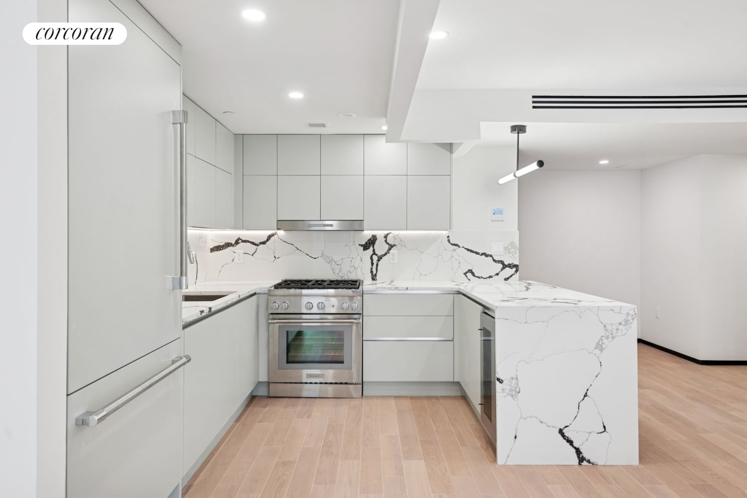 Real estate property located at 350 44TH #704, New York, Hells Kitchen, New York City, NY