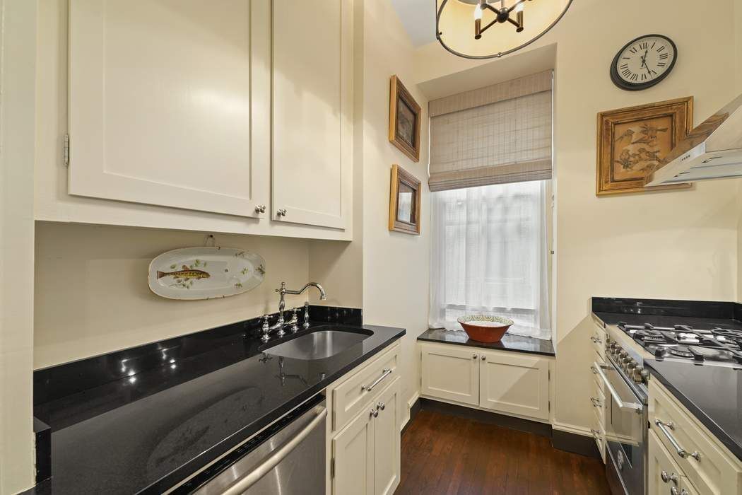 Real estate property located at 550 Park #16AE, New York, Lenox Hill, New York City, NY