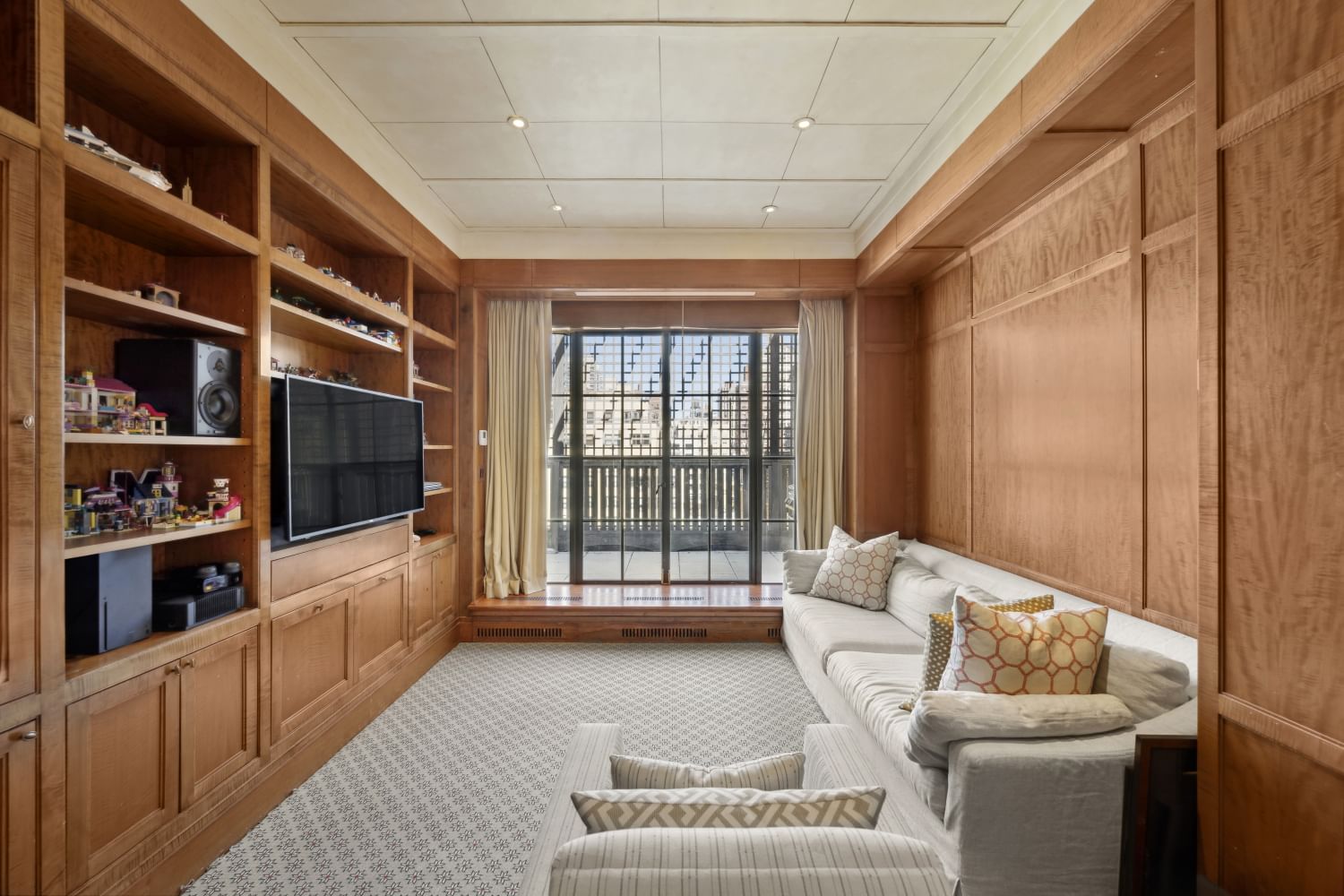 Real estate property located at 333 68TH PENTHOUSE, New York, Lenox Hill, New York City, NY
