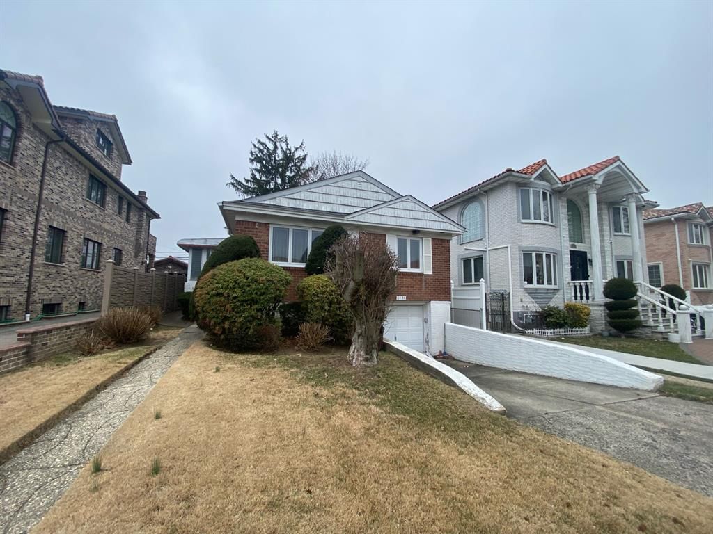 Real estate property located at 64-34 Cloverdale, Queens, Oakland Gardens, New York City, NY
