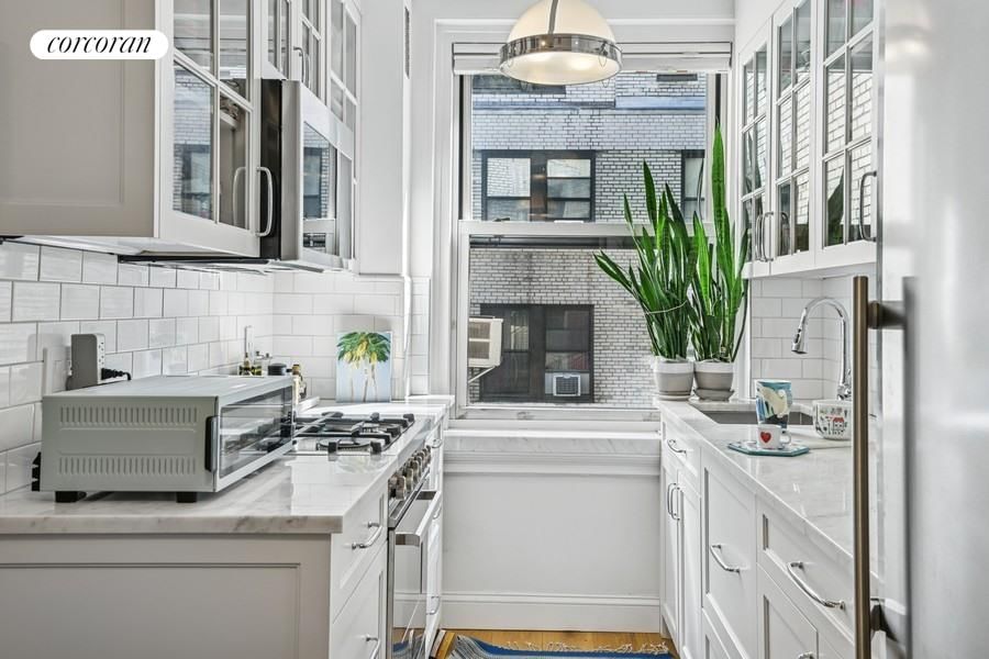 Real estate property located at 215 73RD #9G, New York, Lenox Hill, New York City, NY