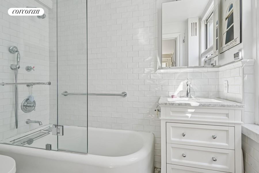 Real estate property located at 215 73RD #9G, New York, Lenox Hill, New York City, NY