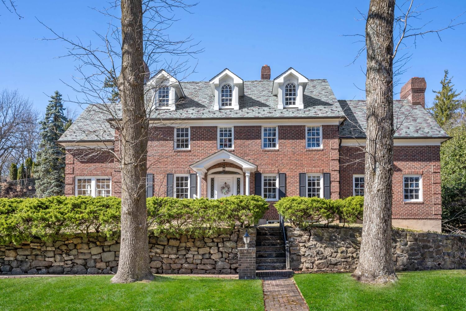 Real estate property located at 8 CIRCLE, Richmond, Todt Hill, New York City, NY