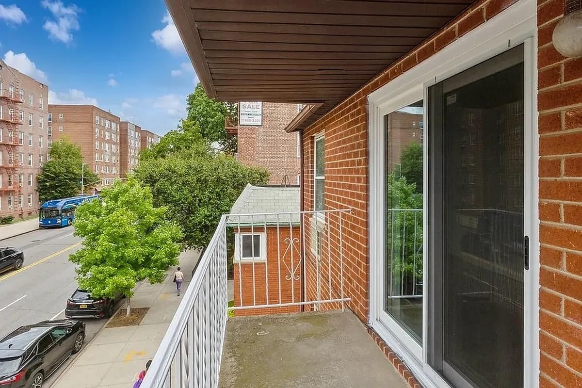 Real estate property located at 9729 4TH B3, Kings, Fort Hamilton, New York City, NY