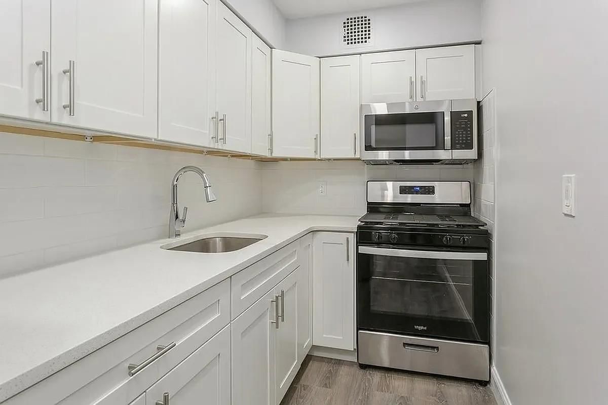 Real estate property located at 9729 4TH B3, Kings, Fort Hamilton, New York City, NY