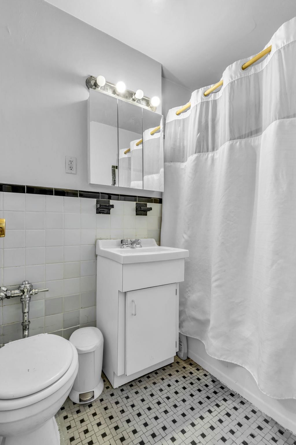 Real estate property located at 2860 Bailey #2-A, Bronx, Kingsbridge, New York City, NY