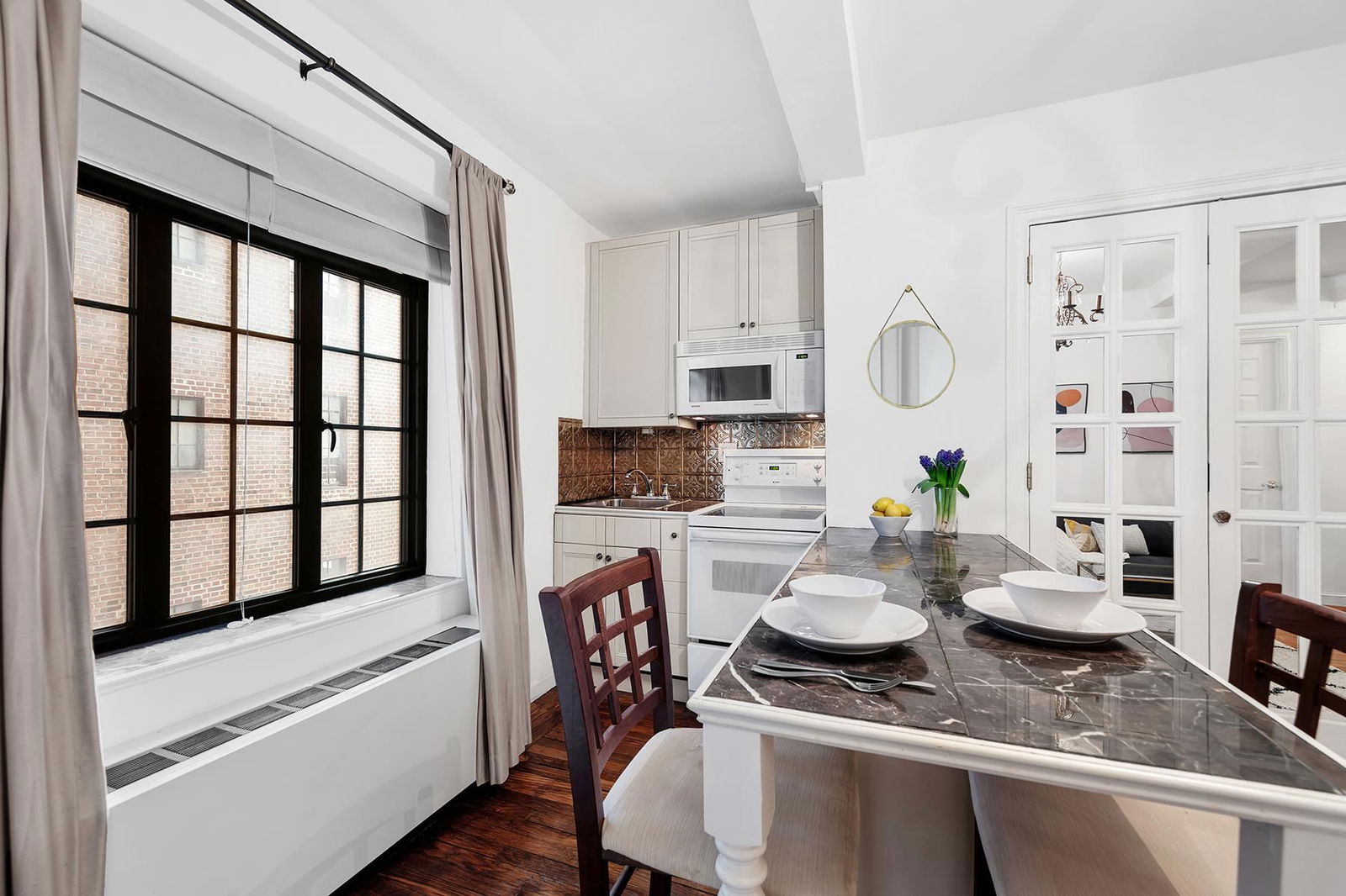 Real estate property located at 25 Tudor City #1014, New York, Tudor City, New York City, NY