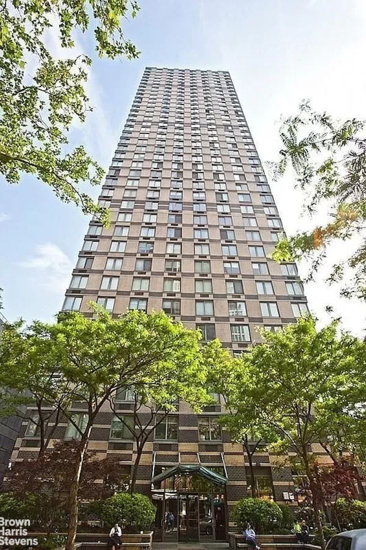 Real estate property located at 300 85TH #2202, New York, Yorkville, New York City, NY