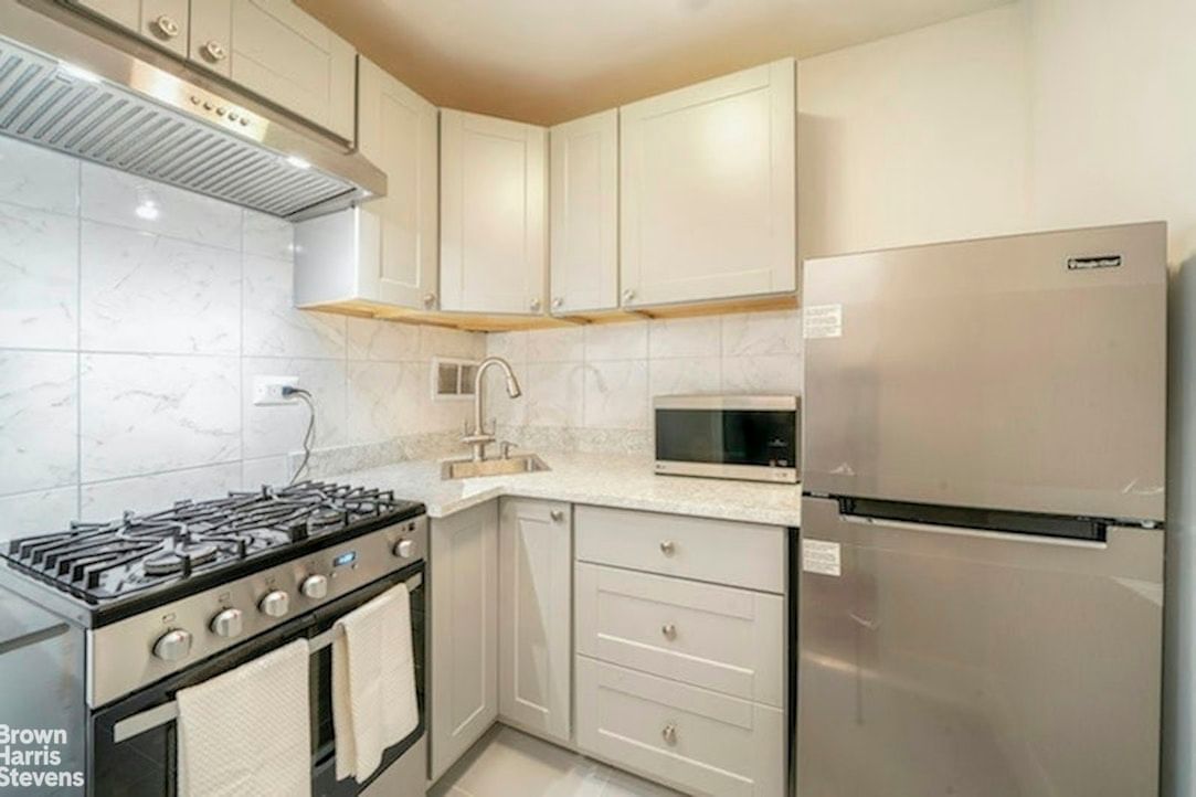 Real estate property located at 330 49TH #3L, New York, Turtle Bay, New York City, NY