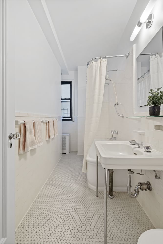 Real estate property located at 315 106TH #7A, New York, Upper West Side, New York City, NY