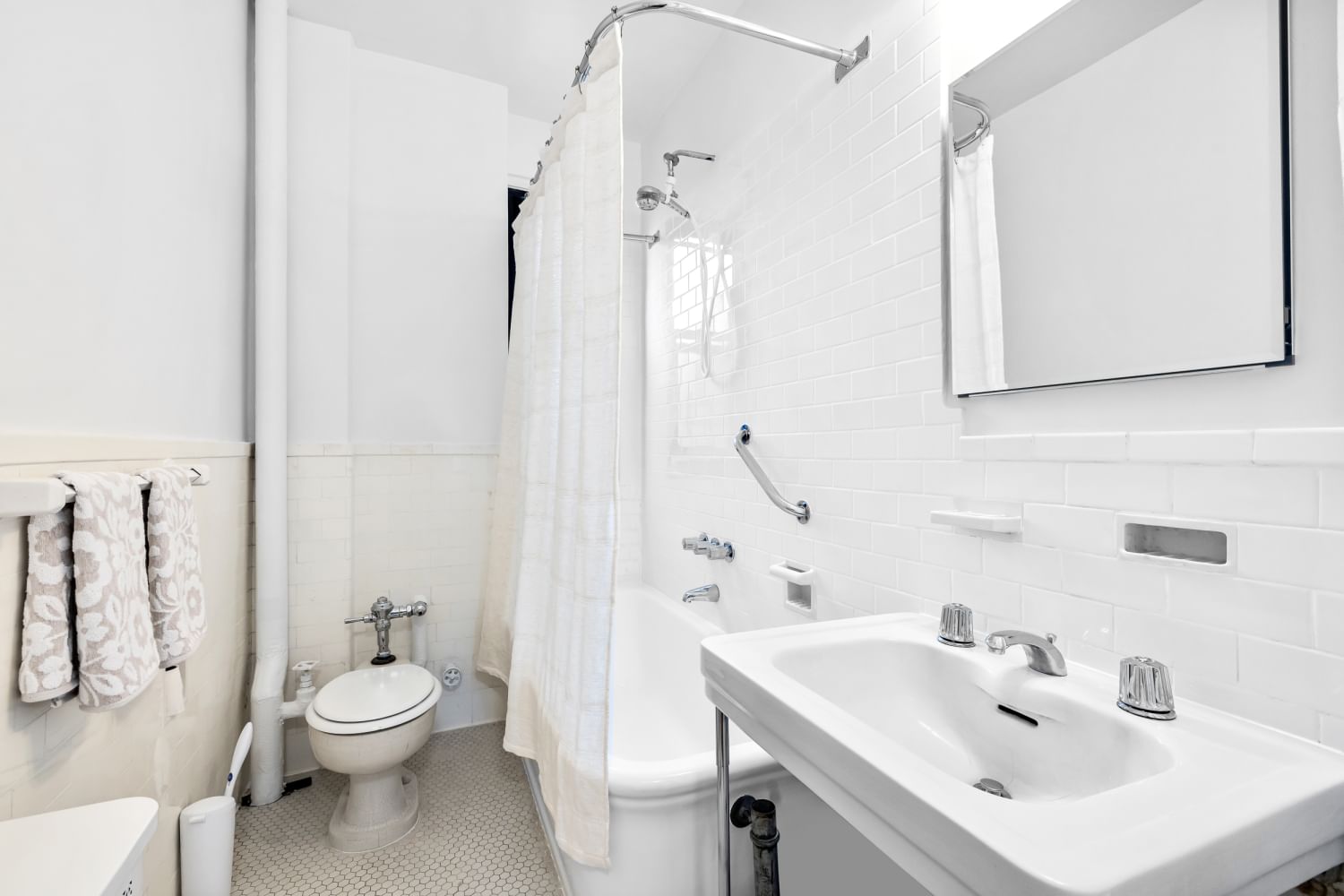 Real estate property located at 315 106TH #7A, New York, Upper West Side, New York City, NY