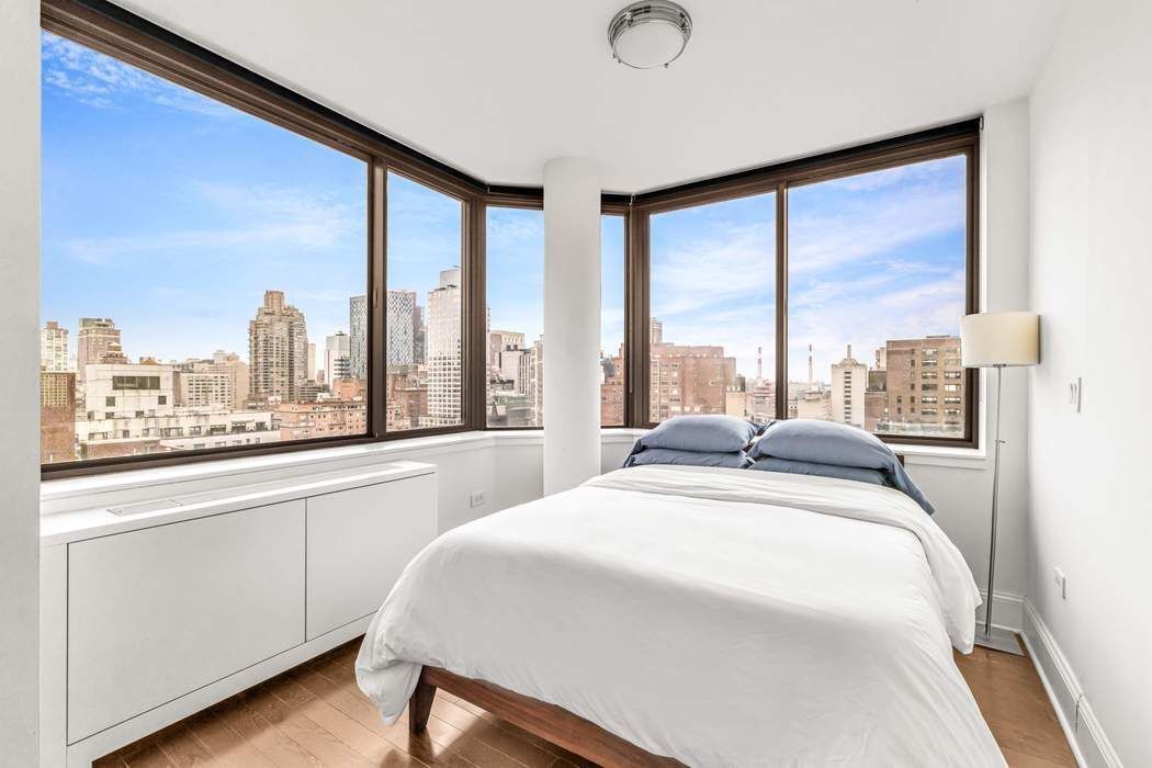 Real estate property located at 300 64th #17C, New York, Lenox Hill, New York City, NY