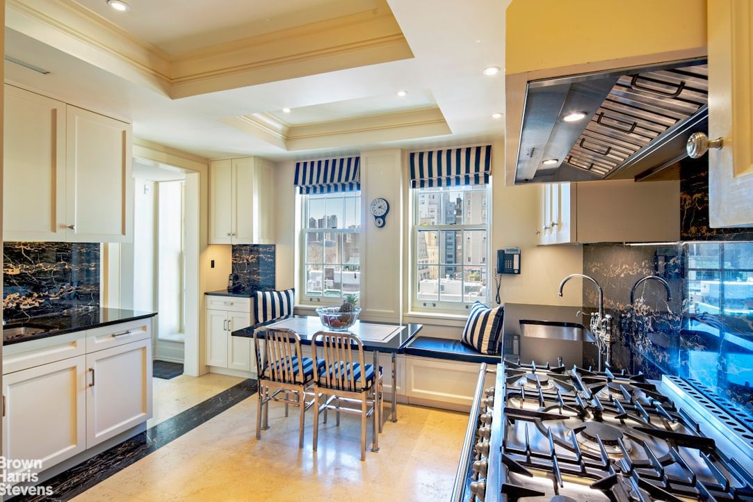Real estate property located at 30 72ND #11THFL, New York, Lenox Hill, New York City, NY