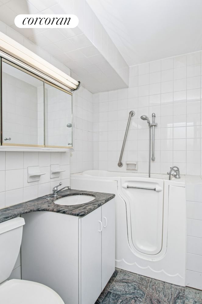 Real estate property located at 340 64TH #10G, New York, Lenox Hill, New York City, NY