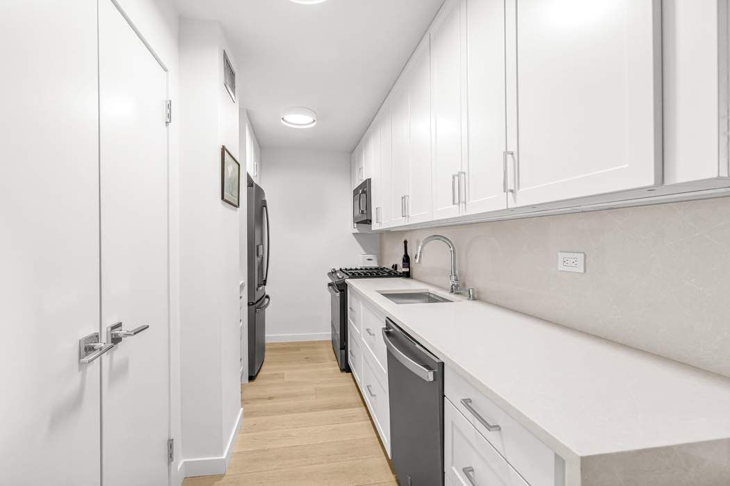 Real estate property located at 444 86th #21J, New York, Yorkville, New York City, NY