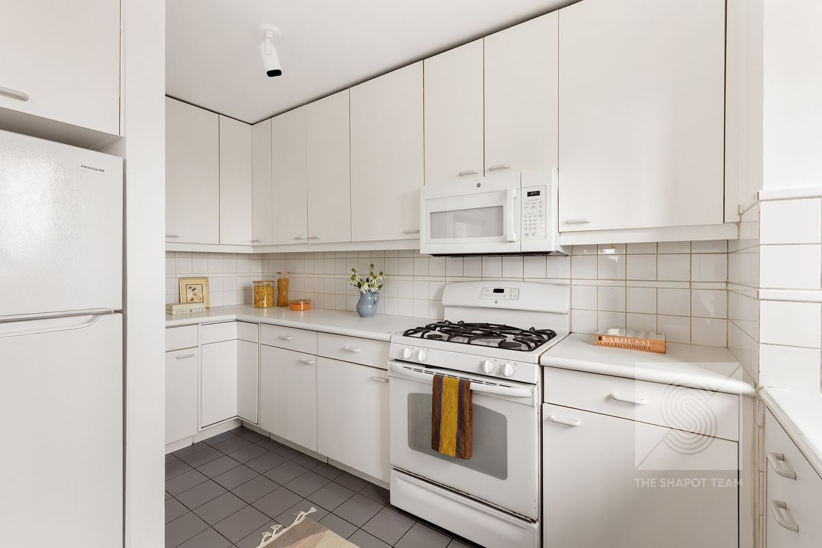 Real estate property located at 50 89th #28E, New York, Carnegie Hill, New York City, NY