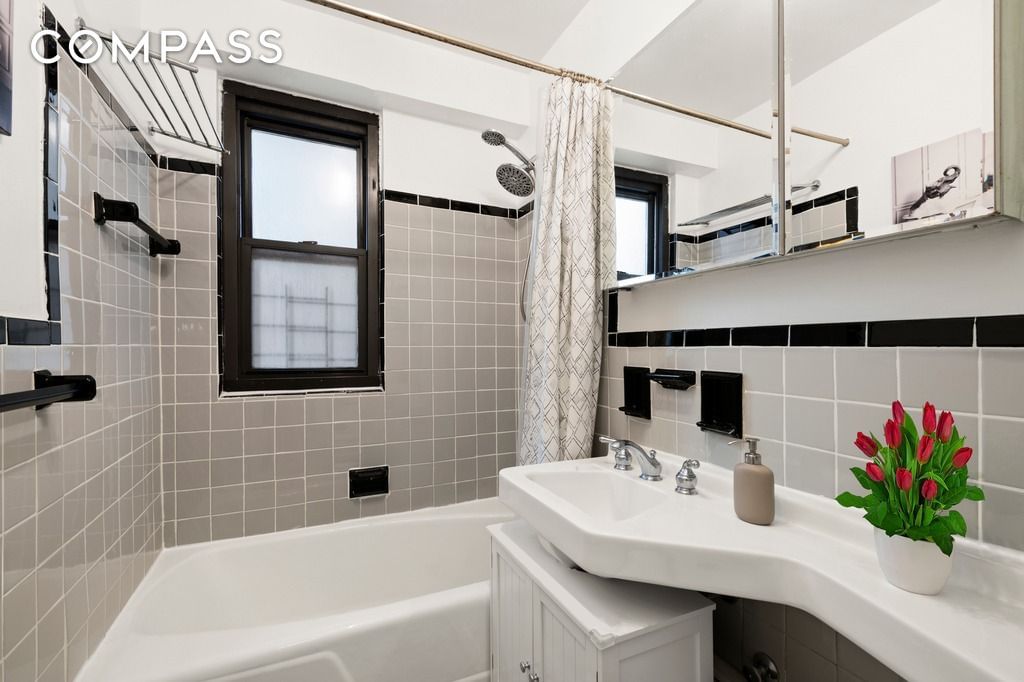 Real estate property located at 120 90th #8C, New York, Upper East Side, New York City, NY