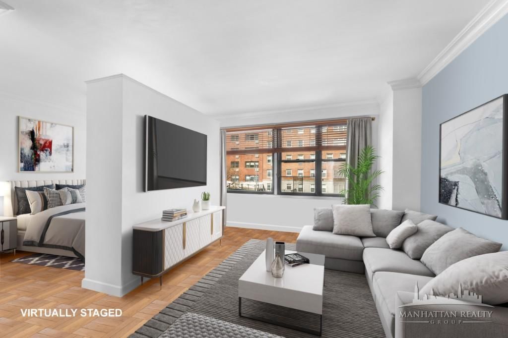 Real estate property located at 200 74th #3G, New York, Upper East Side, New York City, NY