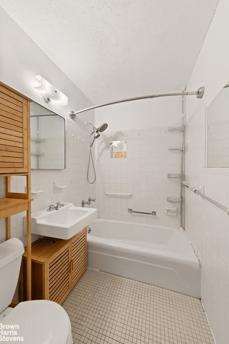 Real estate property located at 90 GOLD #3E, New York, Fulton/seaport, New York City, NY