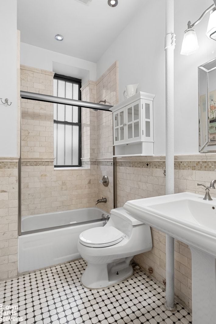 Real estate property located at 229 97TH #6E, New York, Upper West Side, New York City, NY