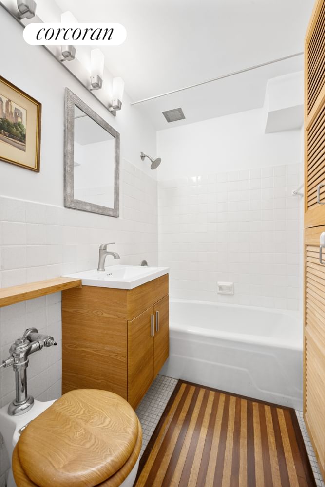 Real estate property located at 520 76TH #1E, New York, Lenox Hill, New York City, NY