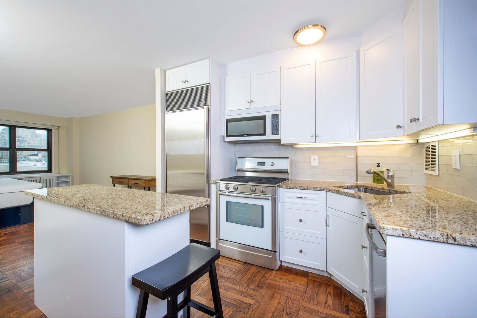 Real estate property located at 240 76TH #8R, New York, Lenox Hill, New York City, NY