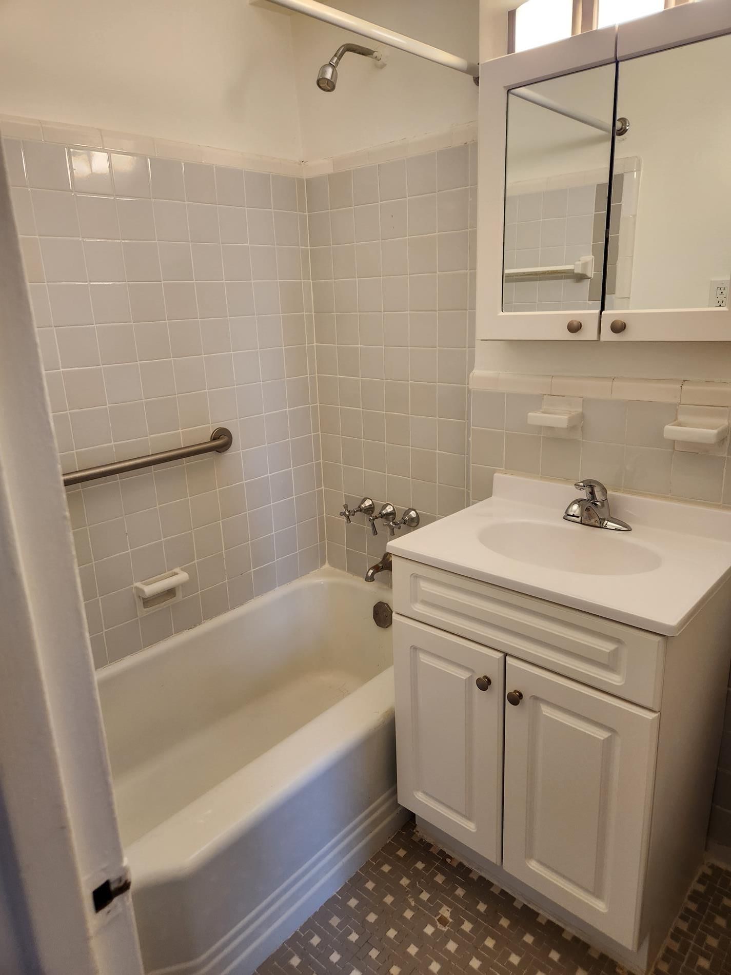 Real estate property located at 80 Knolls #8-L, Bronx, Spuyten Duyvil, New York City, NY