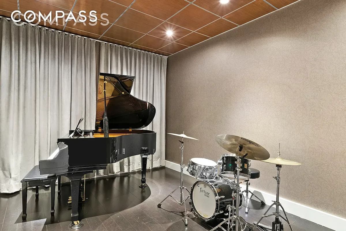 Real estate property located at 360 Furman #527, Kings, Brooklyn Heights, New York City, NY