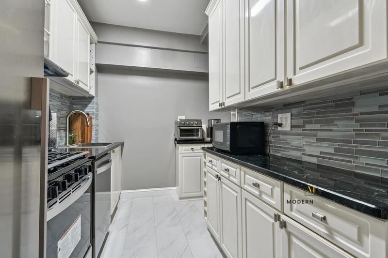 Real estate property located at 225 79th #8-B, New York, Upper East Side, New York City, NY