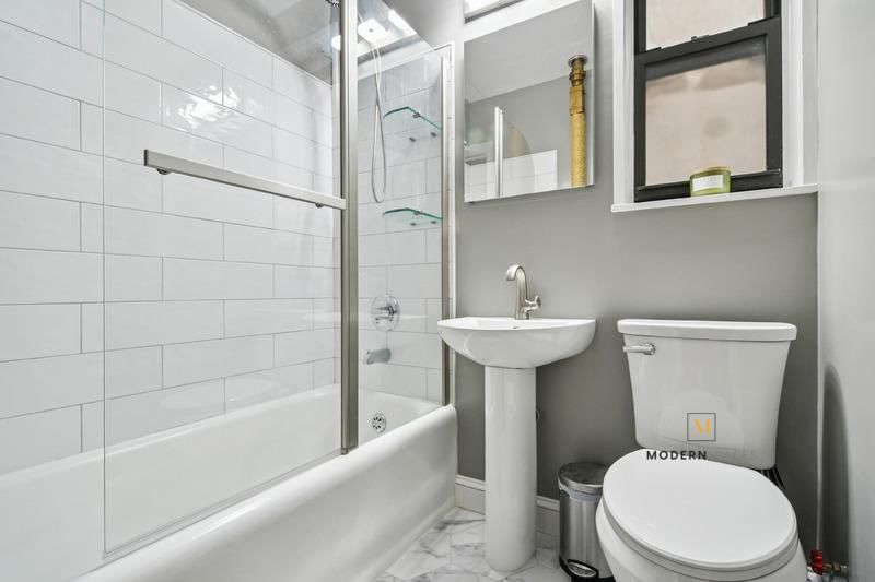 Real estate property located at 225 79th #8-B, New York, Upper East Side, New York City, NY