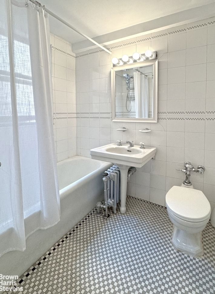 Real estate property located at 205 69TH #8G, New York, Lenox Hill, New York City, NY