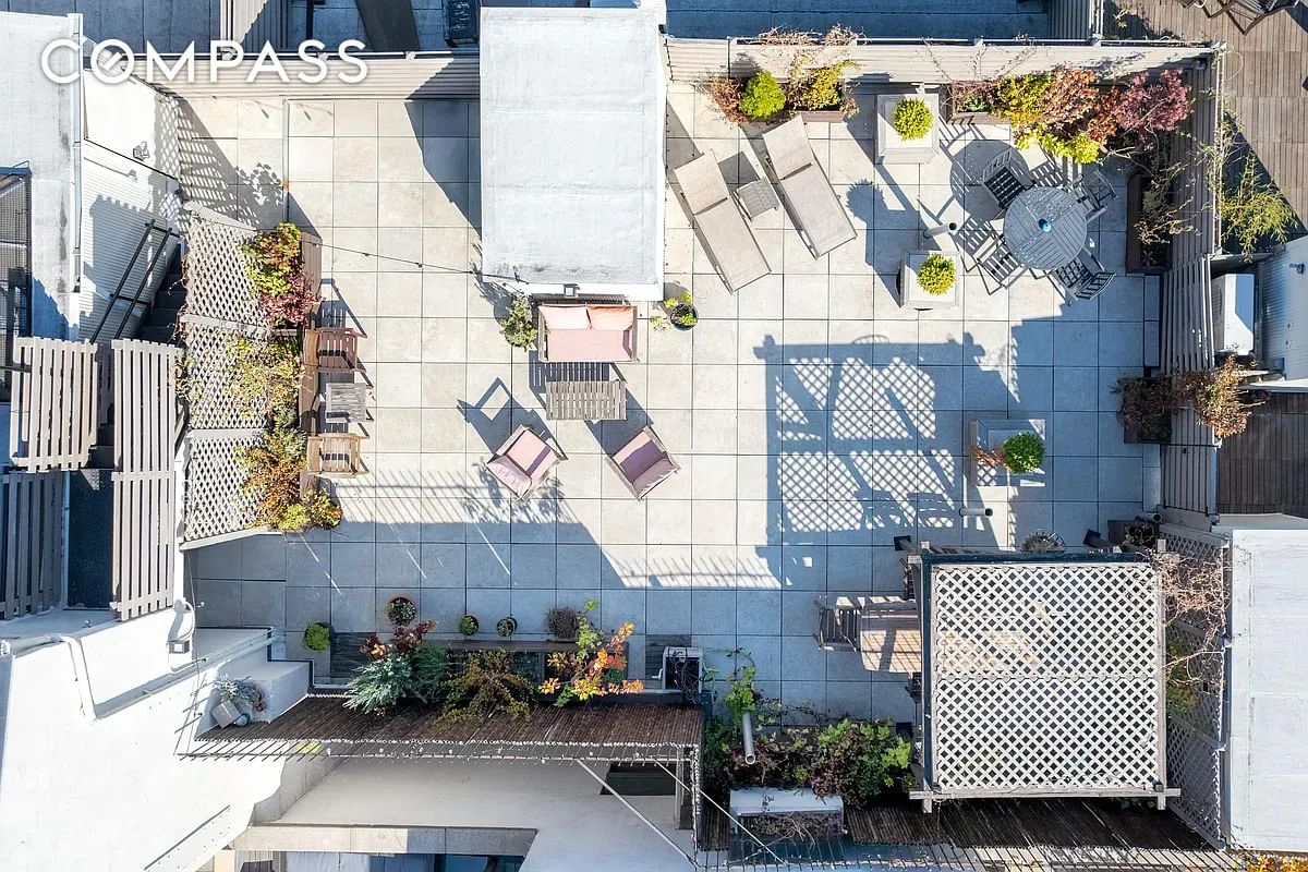 Real estate property located at 300 4th #1A, New York, East Village, New York City, NY