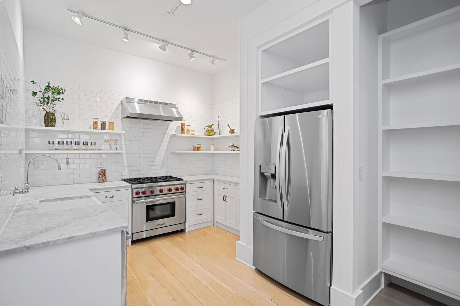 Real estate property located at 529 42ND #6F, New York, Hells Kitchen, New York City, NY