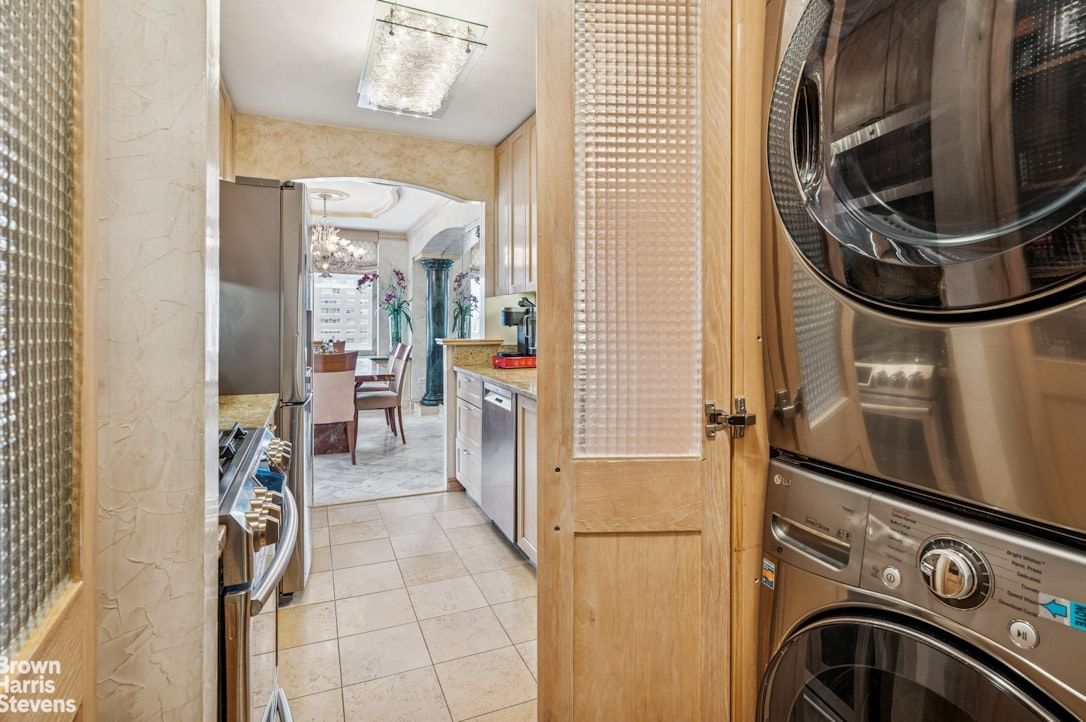 Real estate property located at 422 72ND #28D, New York, Lenox Hill, New York City, NY