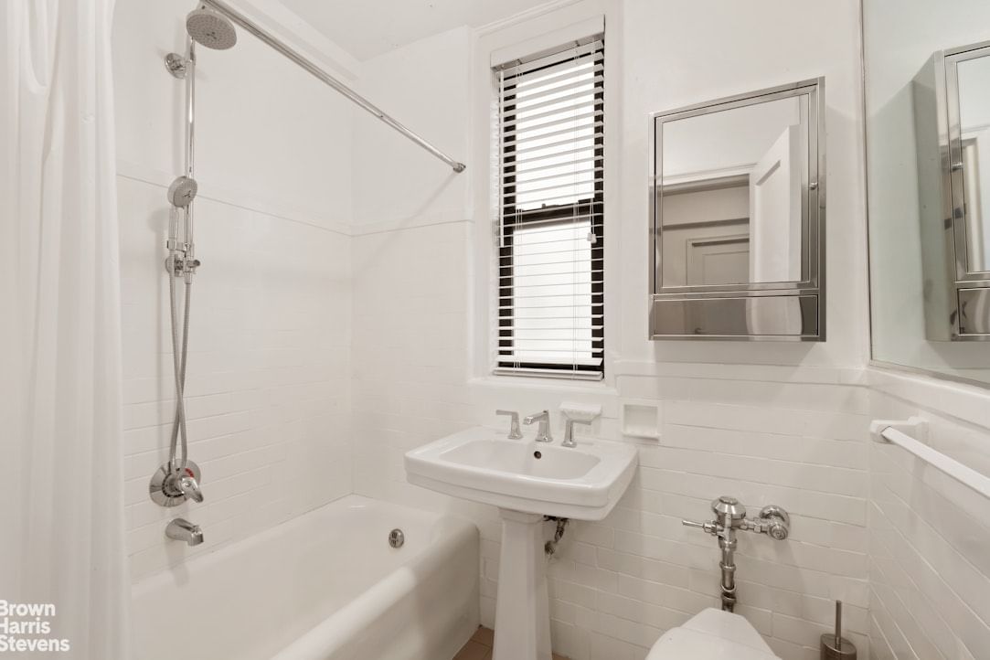 Real estate property located at 74 68TH #8DE, New York, Lincoln Square, New York City, NY