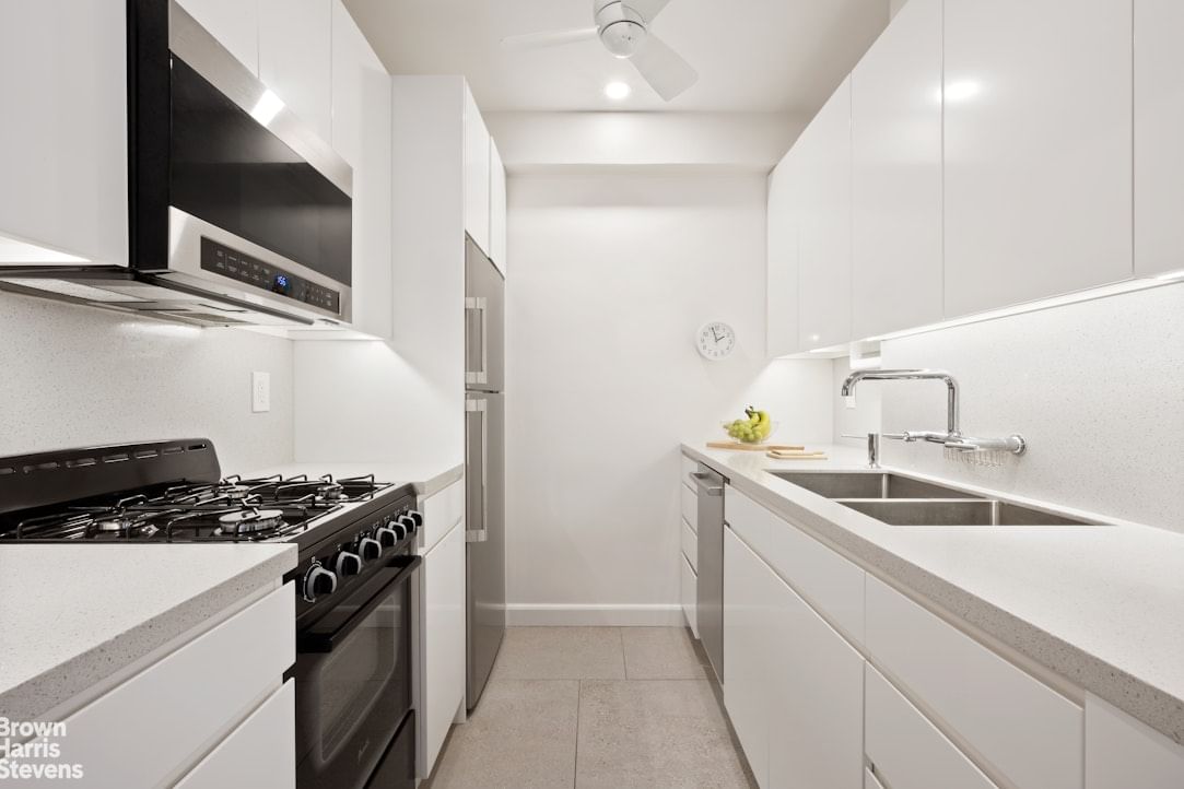 Real estate property located at 74 68TH #8DE, New York, Lincoln Square, New York City, NY