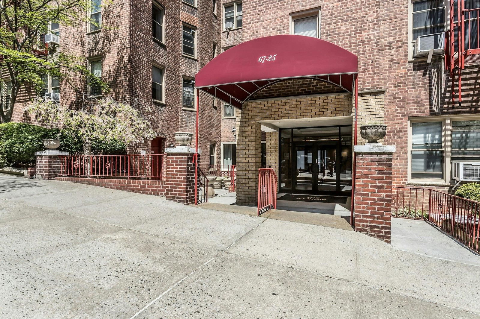 Real estate property located at 67-25 CLYDE #1G, Queens, Forest Hills, New York City, NY