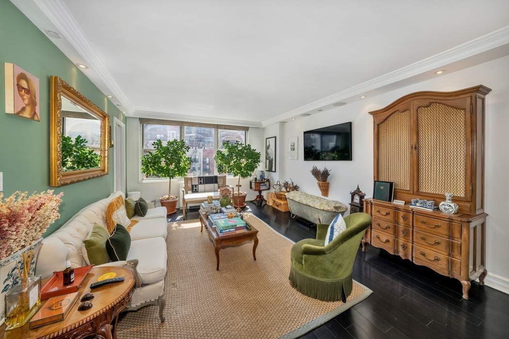 Real estate property located at 207 74th #7F, New York, Upper East Side, New York City, NY