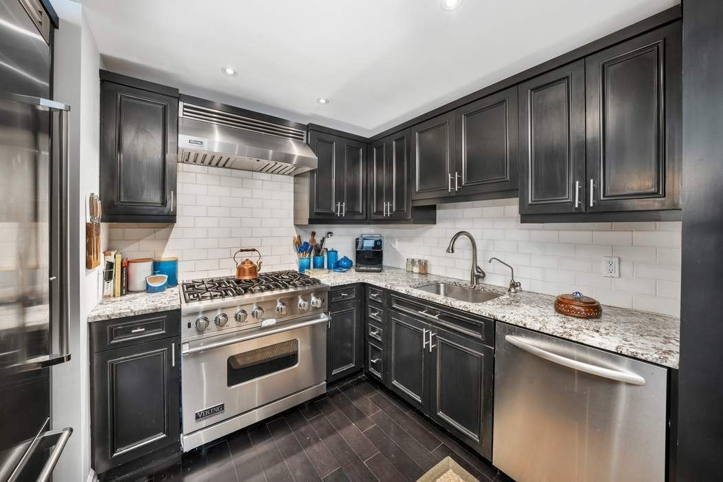 Real estate property located at 207 74th #7F, New York, Upper East Side, New York City, NY