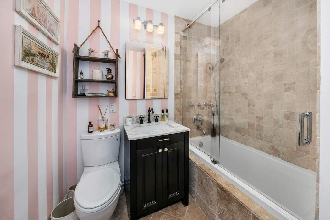 Real estate property located at 207 74th #7F, New York, Upper East Side, New York City, NY