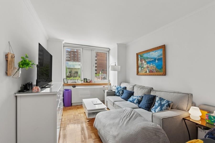 Real estate property located at 404 76th #4-O, New York, Upper East Side, New York City, NY