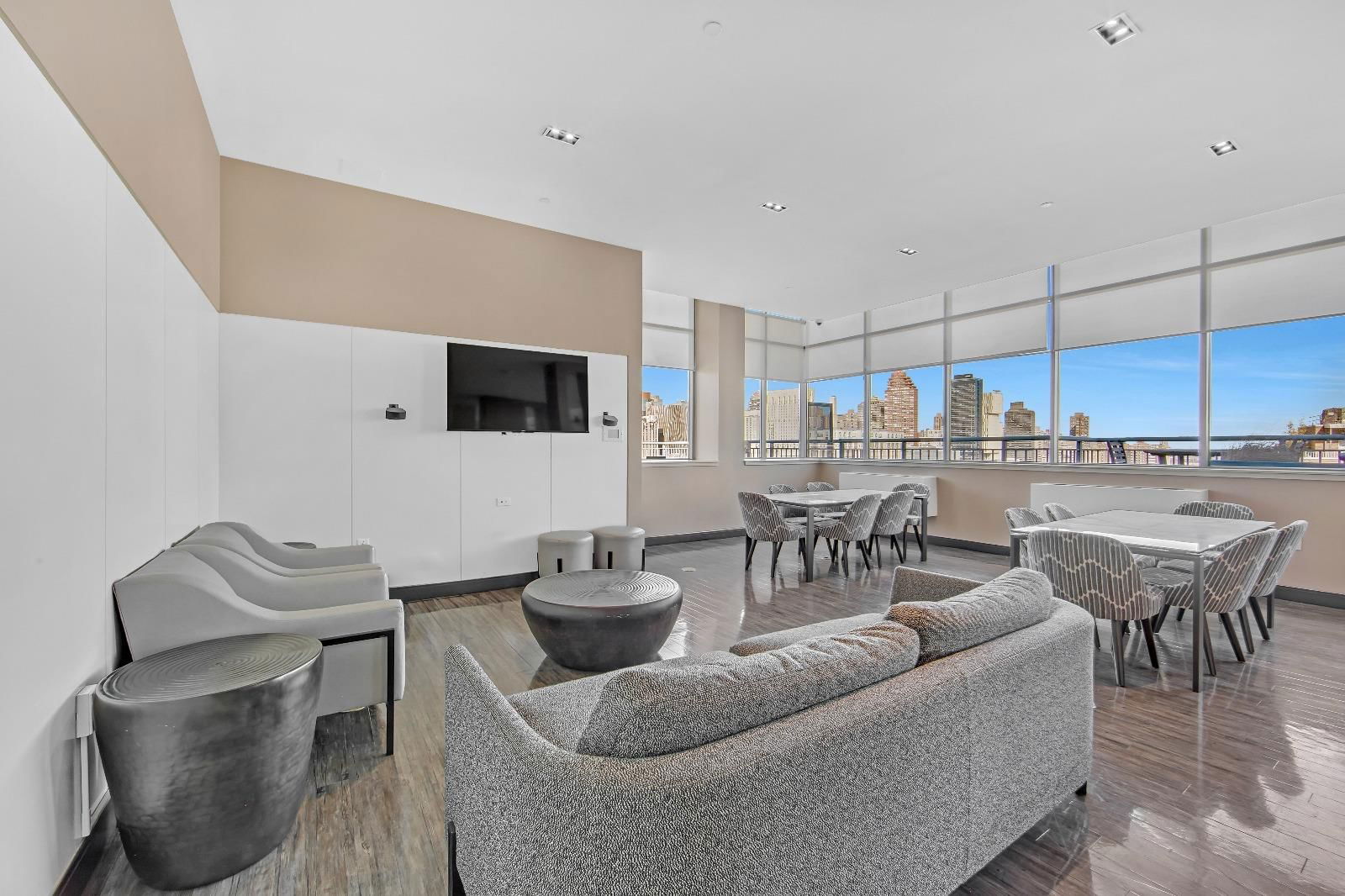 Real estate property located at 425 Main #4-C, New York, Roosevelt Island, New York City, NY